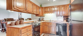 บ้านริมน้ำ Baxter Springs พร้อมระเบียงและกริลล์!