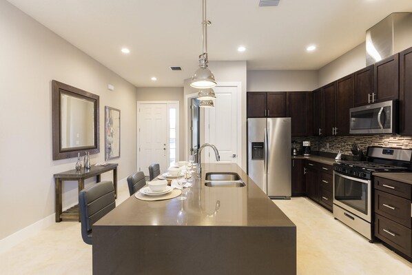 3 bedrooms - 2 BR 2 BA Luxury Villa 5min Disneyworld BBQ (Kissimmee)