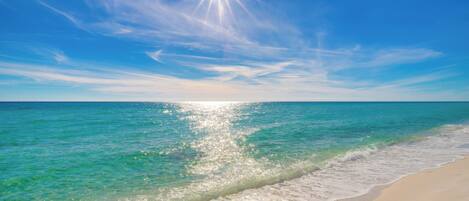 Beach nearby, sun-loungers, beach towels