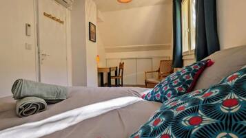 2 chambres, bureau, lit parapluie, Wi-Fi gratuit