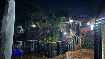 Honeymoon Double Room | In-room safe, bed sheets