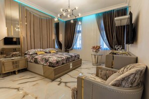 Exclusieve studio, uitzicht op de stad | Een bureau, gratis wifi