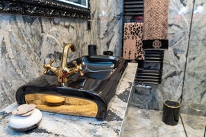 Royal Studio, Private Bathroom, City View | Bathroom | Shower, hair dryer, slippers, shampoo