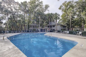 Pool - Sunset Rentals | Harbourmaster 902 (Hilton Head Island)
