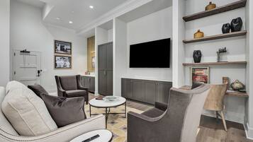 Smart TV, books