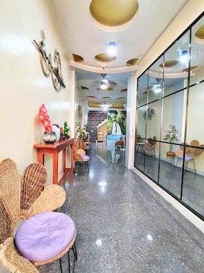 Lobby - Maya Suites Badian Powered by Cocotel (Badian)