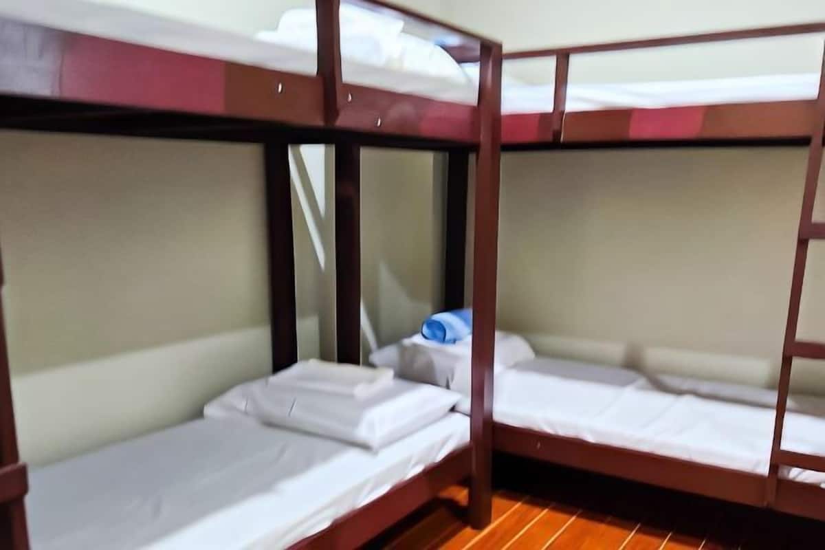 1 bedroom, iron/ironing board, free WiFi