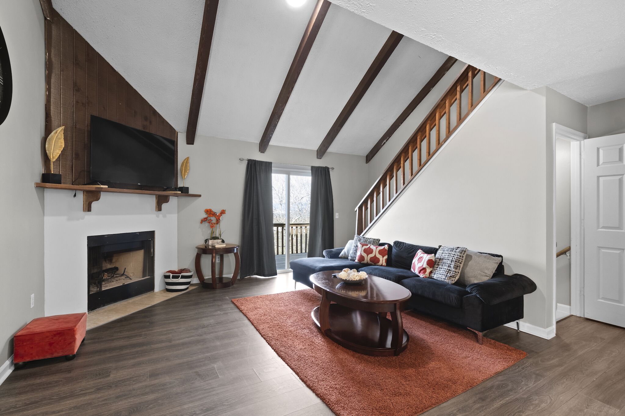 Cheerful 2 Bedroom Townhome