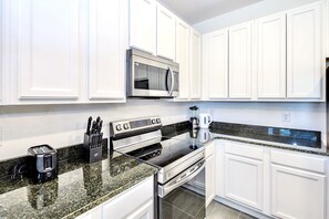 Fridge, microwave, oven, stovetop - Upstay: Resort Oasis w/ Pool & Hot Tub Near Disney (Kissimmee)