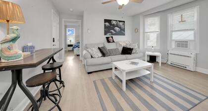 Great condo 2.5 blocks from the boardwalk very clean with upgraded appliances