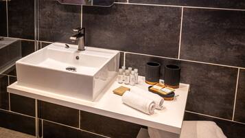 Design-Apartment, eigenes Bad, Gartenblick (Le Temps Suspendu) | Badezimmer