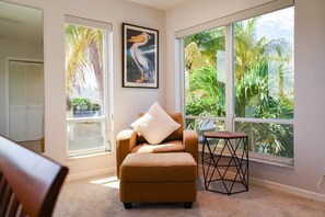 TV, offices - Haven House - Gorgeous Waterfront Home (Key West)