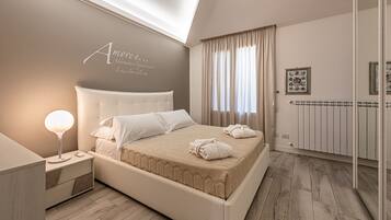 3 bedrooms, desk, iron/ironing board, WiFi