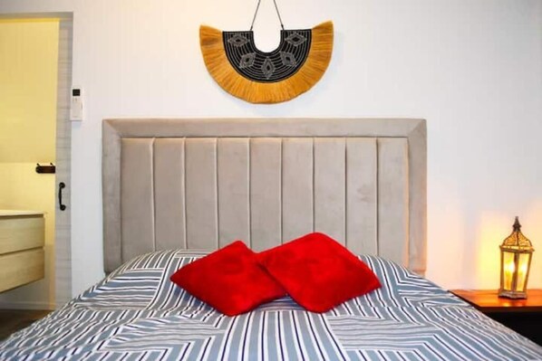 2 bedrooms, iron/ironing board, free WiFi, bed sheets