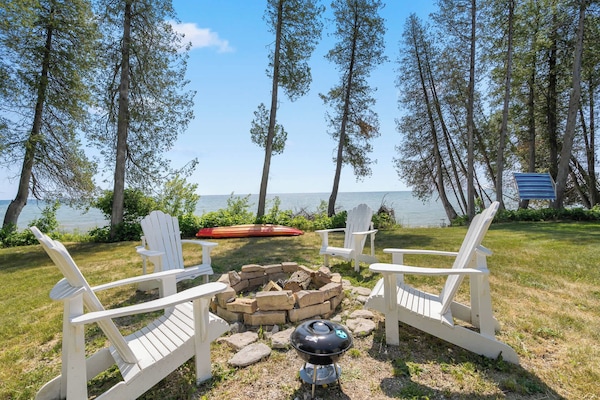 Welcome to Tranquility Bay Getaway on Lake Michigan!