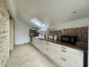 Private kitchen - La Maison des Declos x Parking by Melrose (Bayeux)