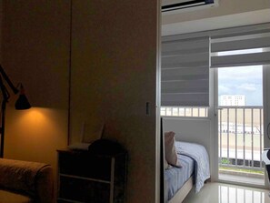 1 bedroom, free WiFi, bed sheets - Cozy 1 bedroom by the mall with Netflix

 (Las Piñas)