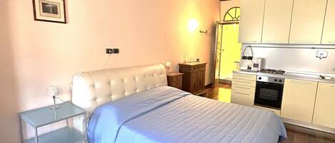 1 室のベッドルーム、WiFi、ベッドシーツ