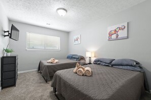 3 bedrooms, iron/ironing board, WiFi, bed sheets