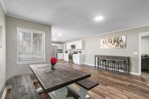 Dining - Astonishing 4 Bedroom Home (Chattanooga)