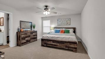 3 bedrooms, desk, iron/ironing board, travel cot