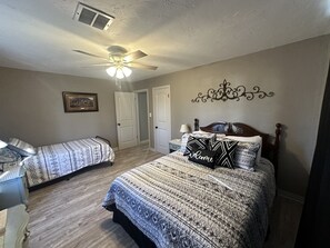 2 habitaciones, cuna de viaje, wifi gratis y ropa de cama 