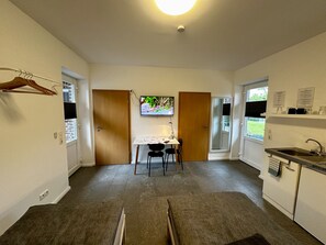 1 bedroom, blackout drapes, soundproofing, iron/ironing board - Ferienapartment am Glück (Bad Zwischenahn)