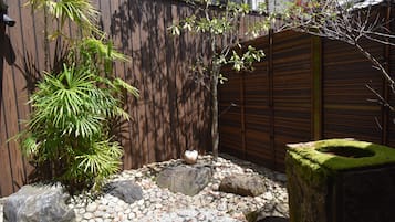 Dúplex Deluxe, baño privado, vista al jardín | Vista desde la habitación