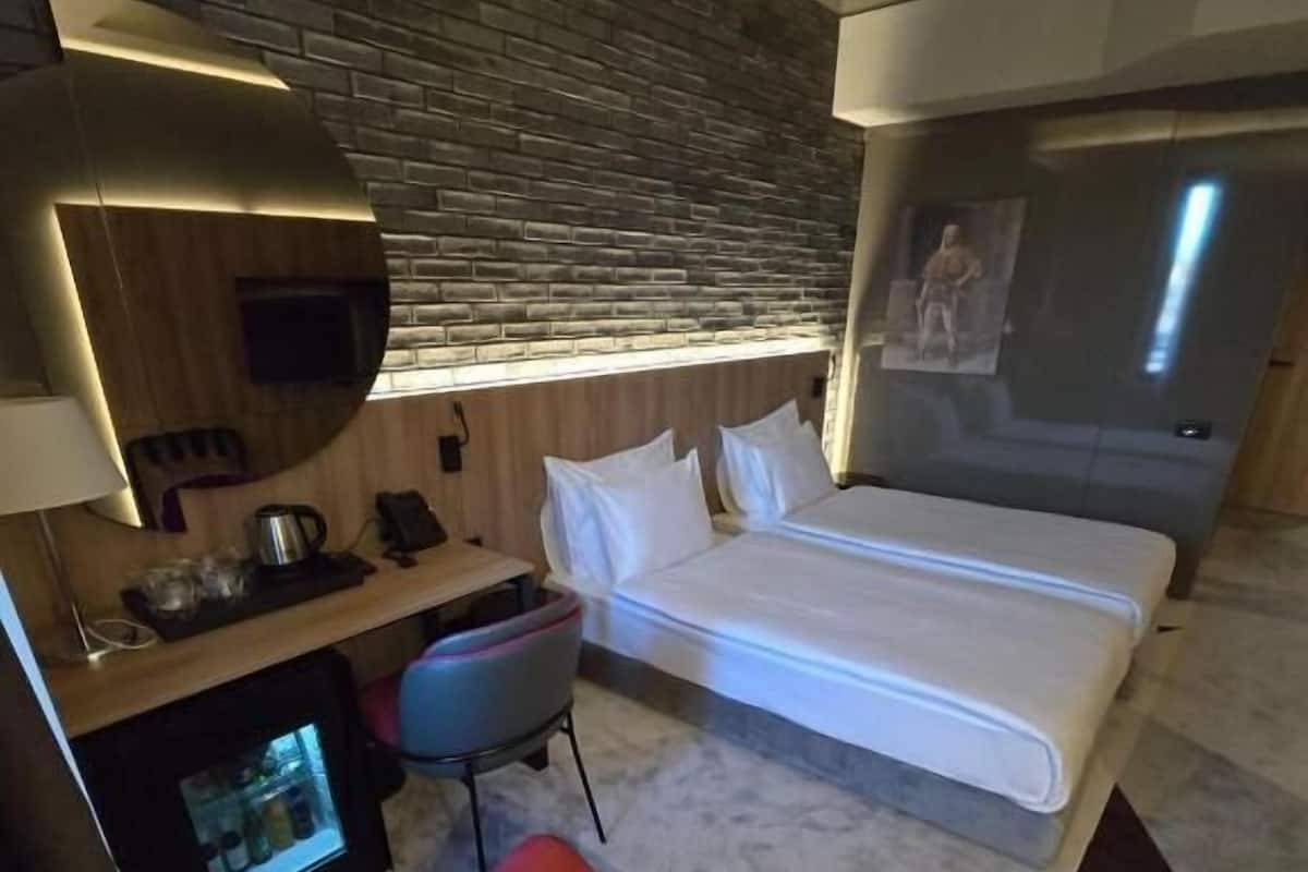 Double or Twin Room | 1 bedroom, soundproofing, free WiFi
