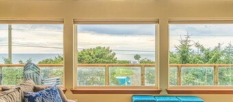 ซอลตี้ เมอร์เมด อิน แปซิฟิค บีช