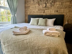 8 soverom, strykejern/-brett, wi-fi og sengetøy