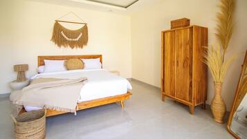 2 bedrooms, in-room safe, desk, iron/ironing board