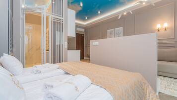 Exclusive Apartment | 1 bedroom, hypo-allergenic bedding, iron/ironing board, free WiFi