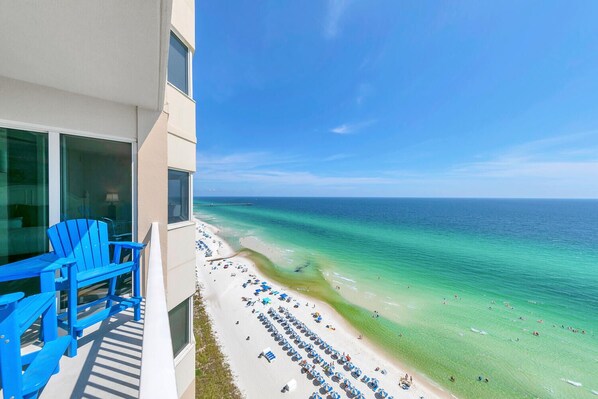 On the beach - ☀️Stunning Gulf Views-Large Balcony-Great Amenities-Tidewater 1608☀️ (Panama City Beach)