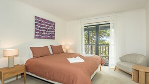 4 Schlafzimmer, Bügeleisen/Bügelbrett, Reisekinderbett, WLAN