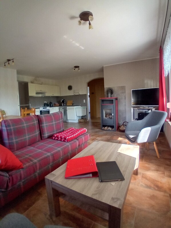 TV, fireplace, DVD player