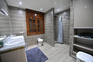 Shower, hair dryer, bidet, towels - Villa Conforts | Marrakech Morocco (Marrakech)