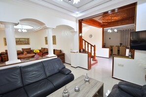 Smart TV, ping pong, stereo - Villa Conforts | Marrakech Morocco (Marrakech)