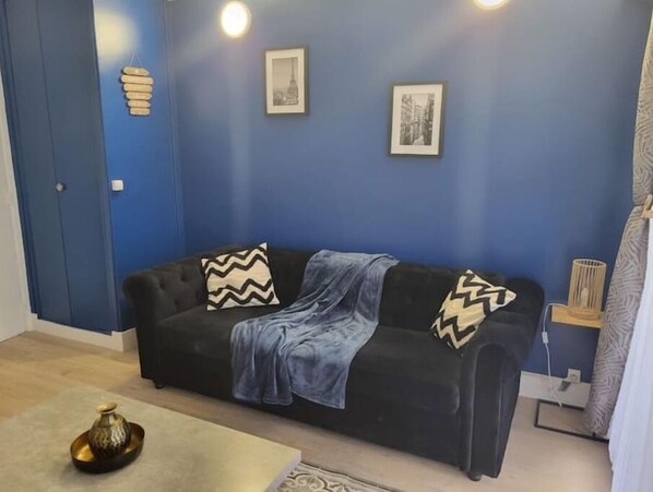 Living area - Studio Neuf Proche Disney Paris (Boissy-Saint-Léger)