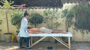 Massage på stranden och massage