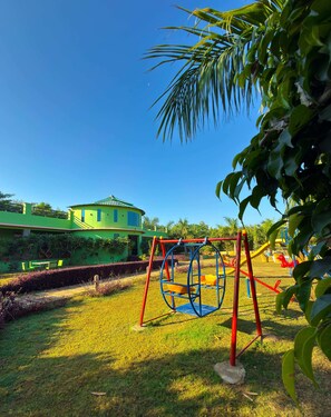 Área de juegos infantiles al aire libre