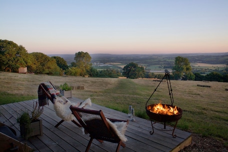 Property grounds. Shepherd Hut with free Hot Tub, Wifi and Breakfast Hamper.