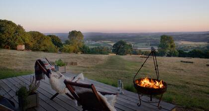 Shepherd Hut with free Hot Tub, Wifi and Breakfast Hamper.