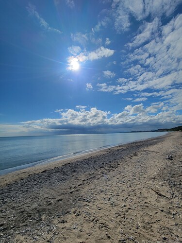 Lake Front Cottages on Private Beach in Port Stanley