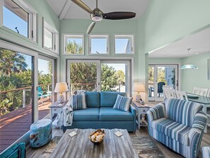 TV - SEA TURTLE COVE-BEACHFRONT LUXURY-3 BR/2BA Pool/Hot tub combo - Golf Cart (Captiva)