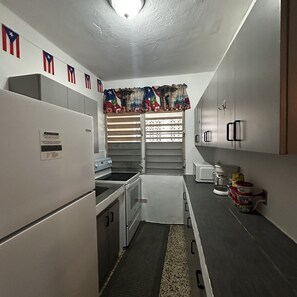 Microwave, oven, stovetop, blender