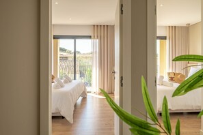 3 chambres, fer et planche à repasser, Wi-Fi, draps fournis