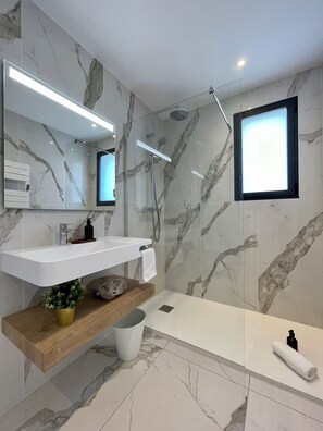 Hair dryer, towels - Apartment no. 9 (Zonza)