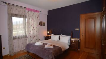 4 bedrooms, WiFi, bed sheets