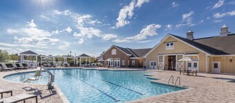 LOCAL HOST! 3BR at Governor's Green. Prime Location - Indoor/Outdoor Pools!